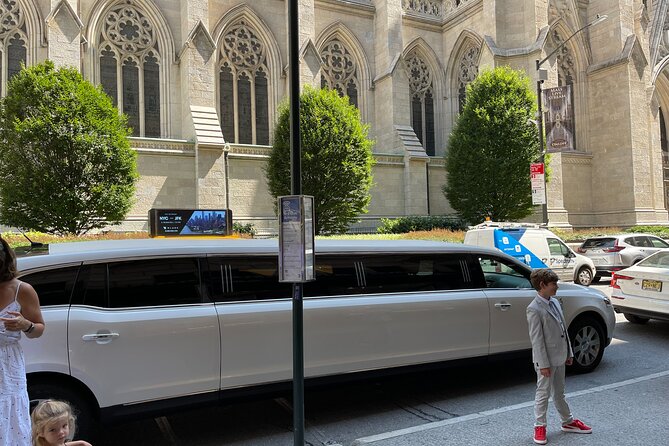 Limo Tour NYC to Woodbury Common Premium Outlets - Five hours among 220 outlet stores