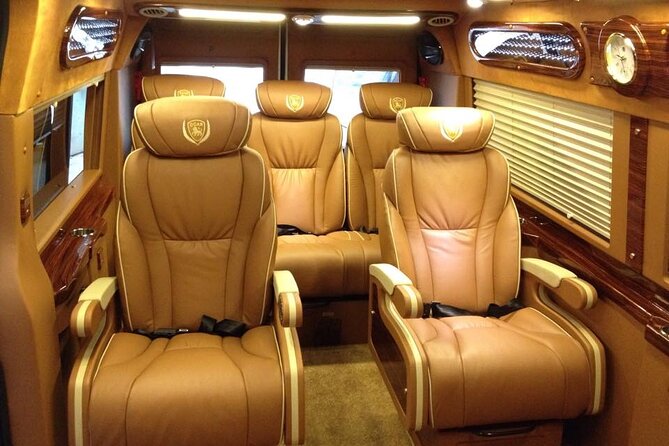 Limousine Bus SAPA - HANOI - What the nine-seat cabin feels like