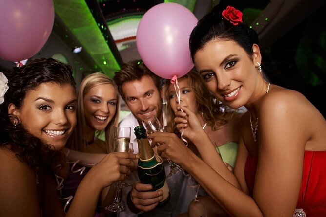 Limousine & nightclub Barcelona - The limousine ride: a private start with an open bar