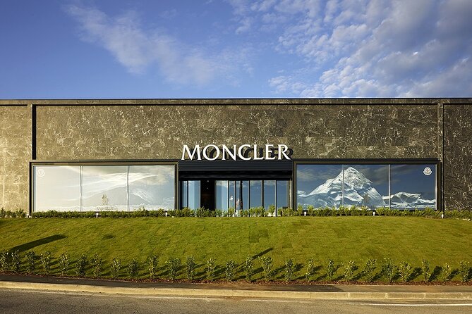 Limousine Service from Florence The Mall Outlet private driver - Booking details that matter