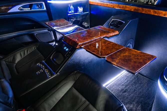 Lincoln Strecth Limo from Costa Mujeres to Cancun Airport - The stretch-limo promise matters