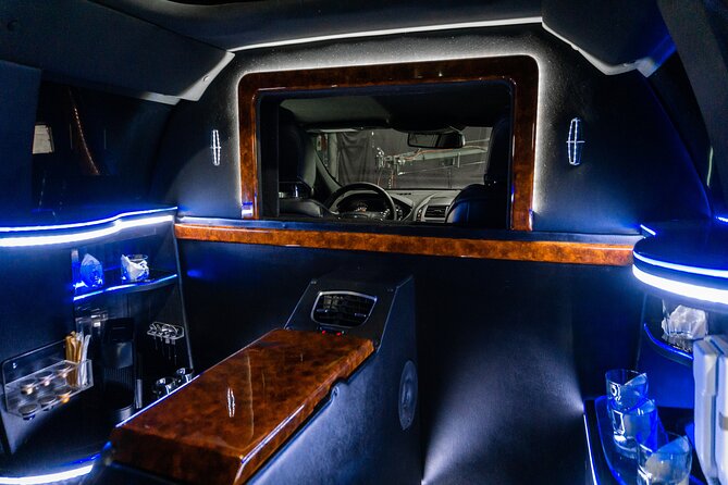 Lincoln Strecth Limo from Costa Mujeres to Cancun Airport - Cancellation and booking details that affect your risk