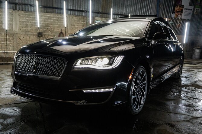 Lincoln Strecth Limousine with Wi Fi on board - Who should book this transfer?