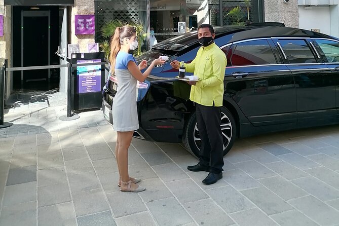 Lincoln Strecth Limousine with Wi Fi on board - The Lincoln stretch limousine experience
