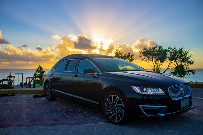 Lincoln Stretch Limo from Akumal to Cancun Airport - A polished ride out of Akumal