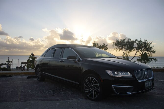 Lincoln Stretch limo from Cancun Hotel Zone to Cancun Airport - What the service is really worth at $128