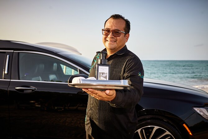 Lincoln Stretch limo from Cancun Hotel Zone to Cancun Airport - How early should you leave your hotel?