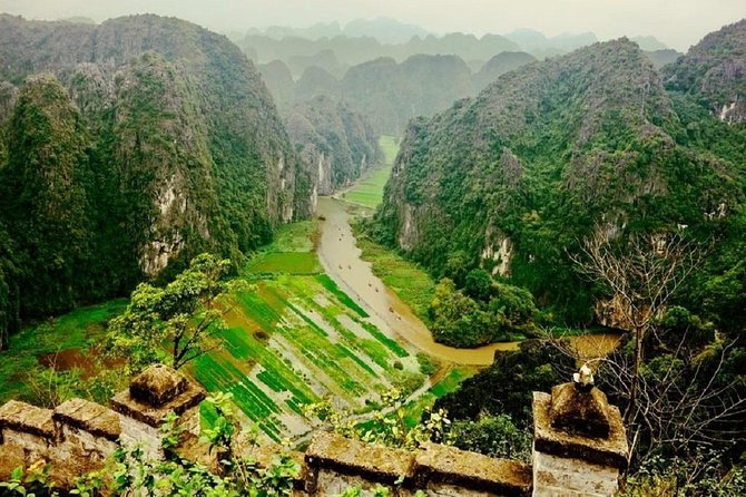 Luxury Hoa Lu - Tam Coc - Mua Cave 1 Day Tour - By Limousine & Small Group - A buffet lunch with local choices