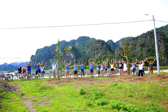 Luxury Hoa Lu Tam Coc Mua Cave 1 Day With Limousine Bus And Lunch - Tam Coc’s three caves by sampan