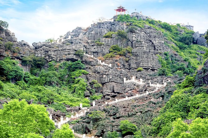 Luxury Hoa Lu Tam Coc Mua Cave 1 Day With Limousine Bus And Lunch - Mua Cave and the 500-step climb