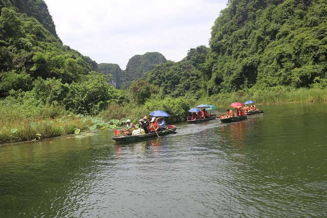 Luxury Limousine Trang An-Mua Cave - Bich Dong max 6-8 pax/ group - The 500-step climb at Mua Cave