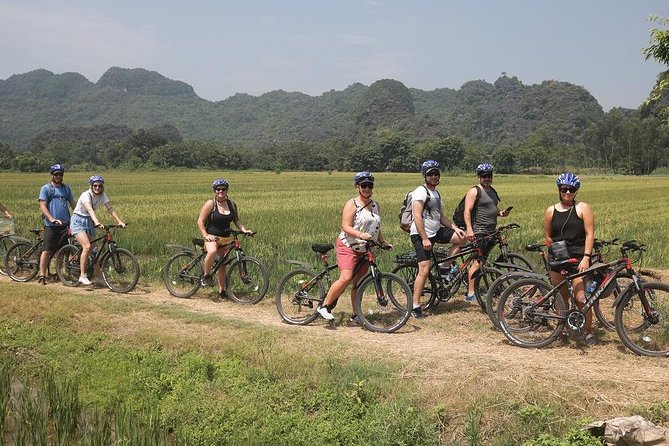 Luxury Limousine Trang An-Mua Cave - Bich Dong max 6-8 pax/ group - Meeting a local family among the rice fields