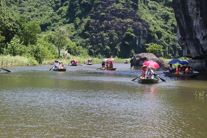 Luxury Limousine Trang An-Mua Cave - Bich Dong max 6-8 pax/ group - Cruising through Trang An’s limestone country