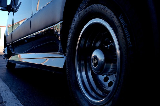 Luxury Party Bus Limo in Miami - Where the $795 price makes sense