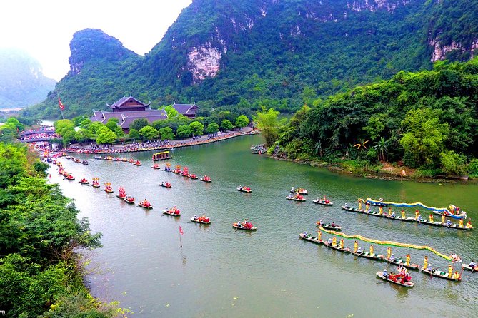 Luxury Trang An - Bai Dinh -Mua Cave/ Limousine Car/ Full service - Trang An by boat through three caves