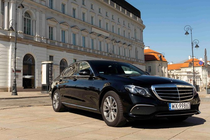 Luxury Warsaw Chopin Airport Transfer by private Limousine - What the Mercedes service adds