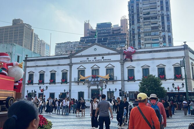Macau Private Tour with Toyota Alphard luxury MPV limousines - The Hong Kong-Zhuhai-Macao Bridge crossing