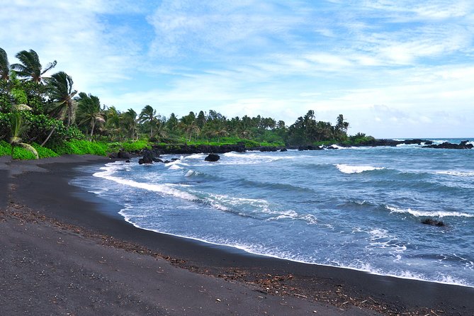 Maui: Road to Hana Luxury Limo-Van Tour with Helicopter Flight - Why the one-way plan works so well
