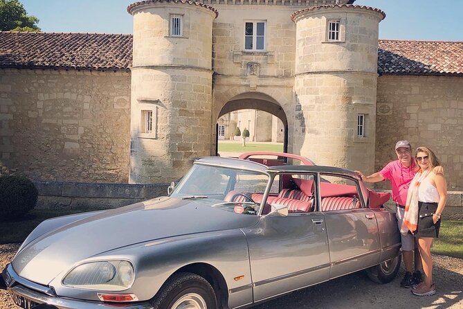 Médoc luxury wine tour aboard a Citroën DS Limousine Convertible - Who will enjoy this most