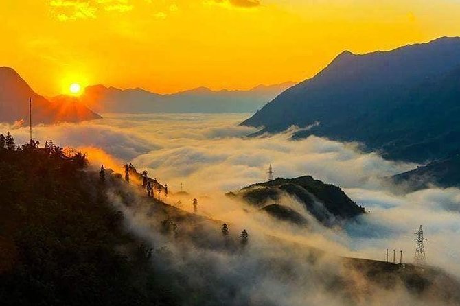 Morning Eco Sapa Bus limousine D-car 8-seat depart from Hanoi Old Quarter - Who will get the most from this transfer