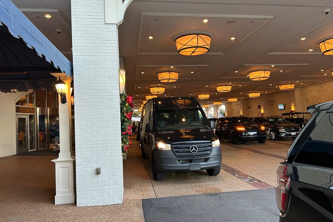 Nashville Limo Service and BNA Airport Transportation - What this Nashville car service actually offers