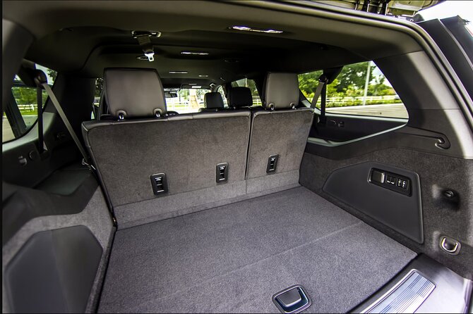 Nashville Limo Service and BNA Airport Transportation - The pickup experience at Omni Nashville Hotel