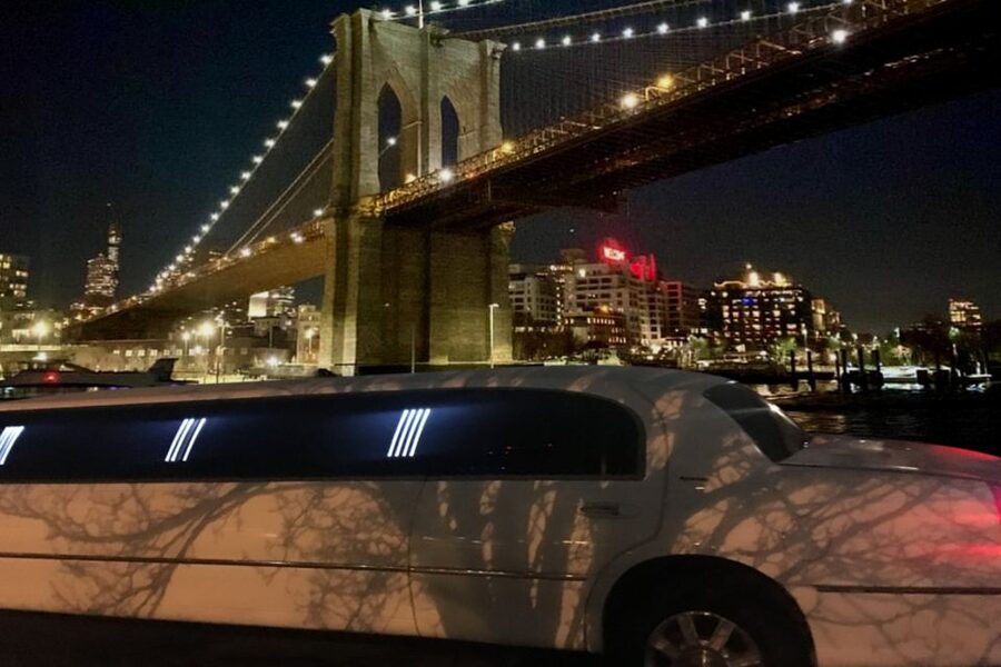 New York City: Private Manhattan Limousine Tour - A limousine tour built around your group