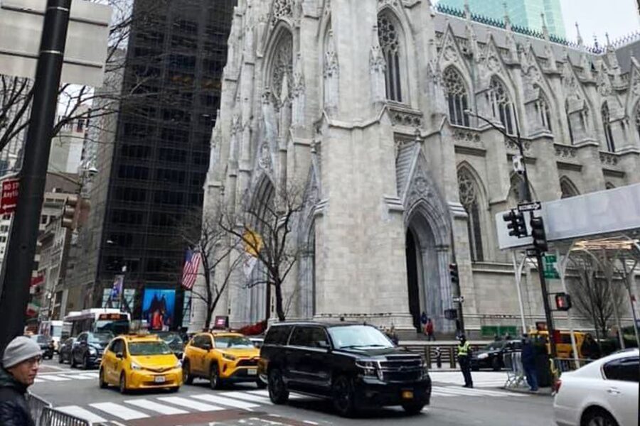 New York: Sex and the City Private Limousine Tour - Hotel pickup begins the day with less fuss