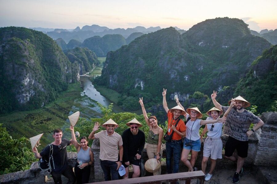 Ninh Binh 1 Day,HoaLu-Tam Coc-Mua Cave,Buffet Lunch,Limo Bus - Hoa Lu and the temples of two early emperors