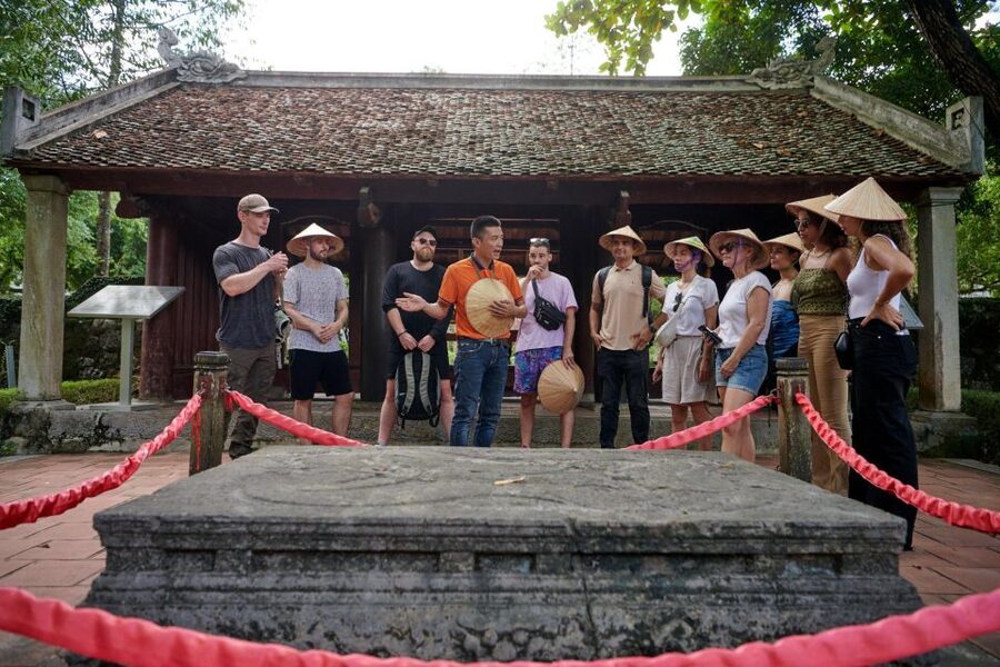 Ninh Binh 1 Day,HoaLu-Tam Coc-Mua Cave,Buffet Lunch,Limo Bus - Buffet lunch with Vietnamese dishes