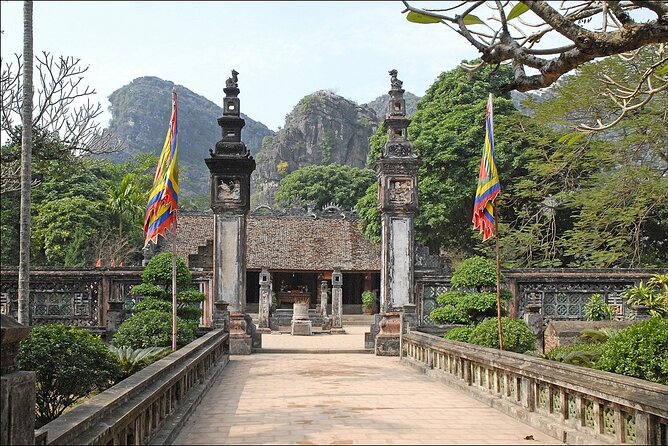 Ninh Binh 2D1N Excursion from Hanoi by Limousine - Mua Cave and the nearly 500-step climb