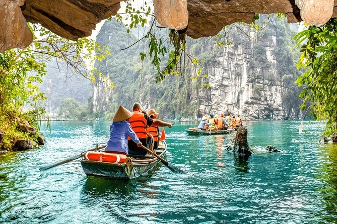 Ninh Binh Day Tour Tam Coc Mua Cave Hoa Lu Buffet Lunch Limousine - Is $45 good value?
