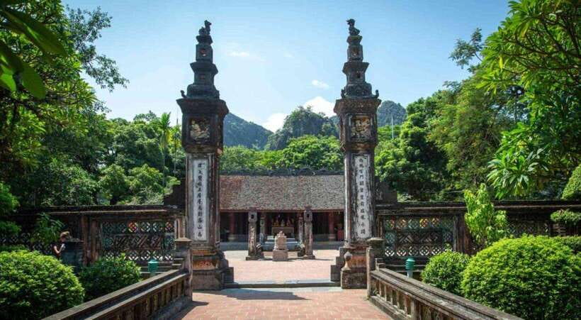 Ninh Binh: Hoa Lu Mua Cave Trang An on Limousine and Cycling - Who should book this experience?