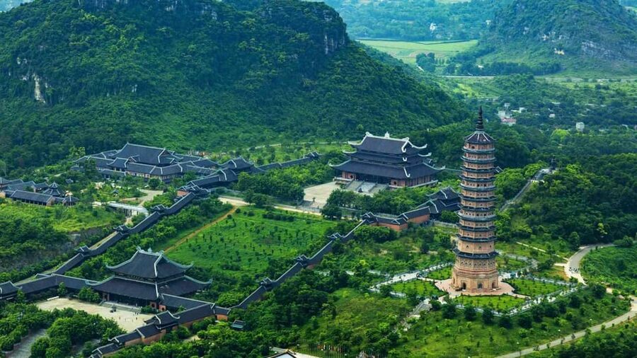 Ninh Binh: Hoa Lu Tam Coc Hang Mua on Limousine and Cycling - Leaving Hanoi in a limousine