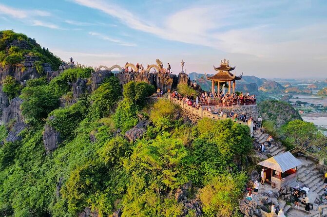 Ninh Binh Tour from Hanoi for 6-9 Pax/tour by DCar Limousine - The Ride From Hanoi and the Small Group Setup