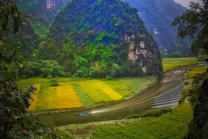 Ninh Binh Tour Hoa Lu Tam Coc Full Day: Biking,Boating,Tickets,Lunch, Limousine - The guide and group experience
