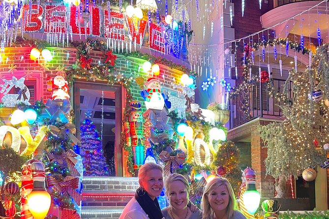 NYC Christmas Lights Tour by Limousine, SUV Or VAN. Dyker Heights - Hudson Yards and the return through Manhattan