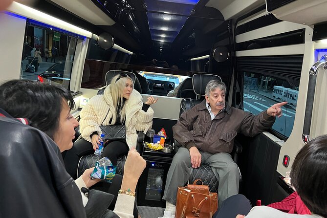 NYC Christmas Lights Tour by Limousine, SUV Or VAN. Dyker Heights - Champagne, snacks, and the fine print