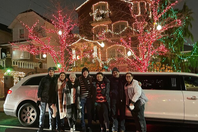 NYC Christmas Lights Tour by Limousine, SUV Or VAN. Dyker Heights - Guides and driver service