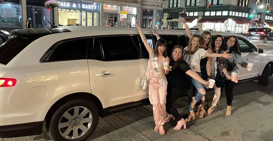 NYC Limousine Tour By Stretch Limo-King And Queen Limo NYC - The $999 group price and what you receive
