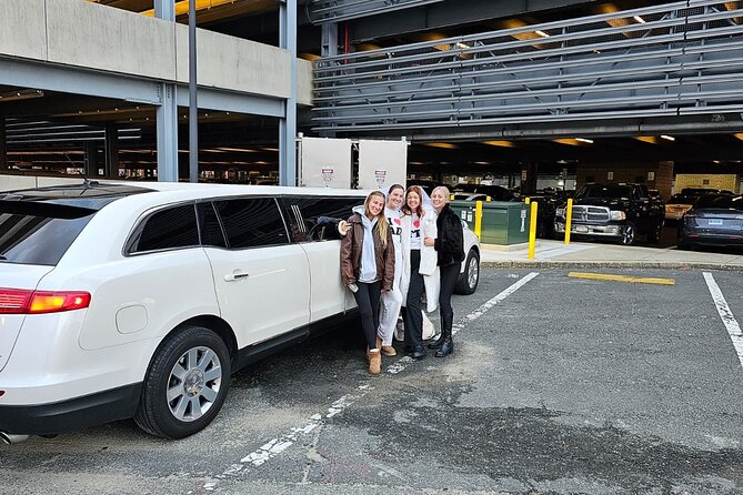NYC Limousine Tour (New York "NYC Limo Tour" Limo, SUV Or Van ) - Who should book this Manhattan ride?