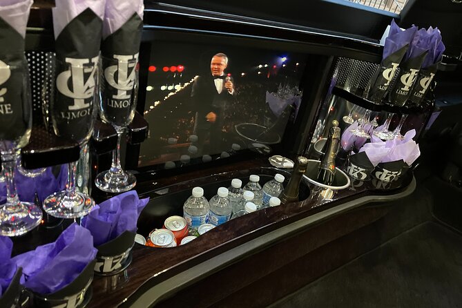 NYC Private Tour With Tour Guide-Stretch Limo, SUV Or Luxury Van - Choosing between the limo, SUV, and Sprinter van