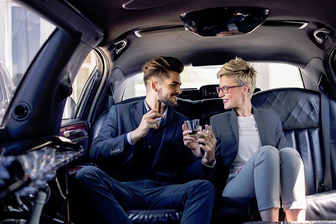 NYC VIP Private Luxury airport arrival ride by Stretch Limousine - Communication is the key to a smooth pickup