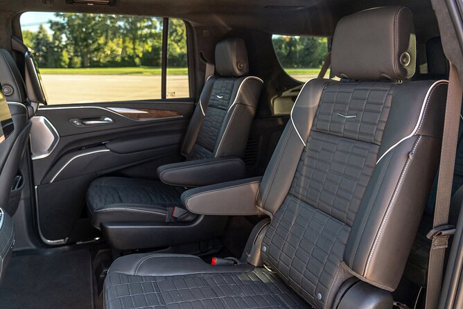 NYC VIP Private Luxury airport arrival ride by Stretch Limousine - Family trips, celebrations, and first visits
