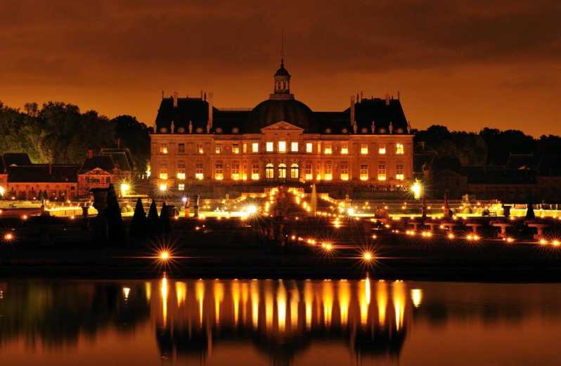 Paris: Candlelit Dinner at Vaux-le-Vicomte by Limousine - The Carriage Museum and First Look at the Estate