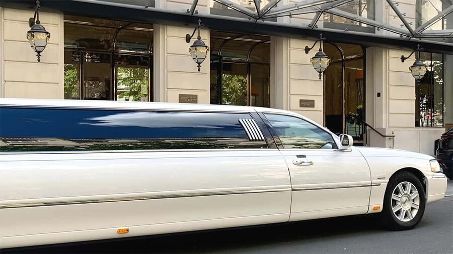 Paris: Romantic Limousine Tour - Key points to know