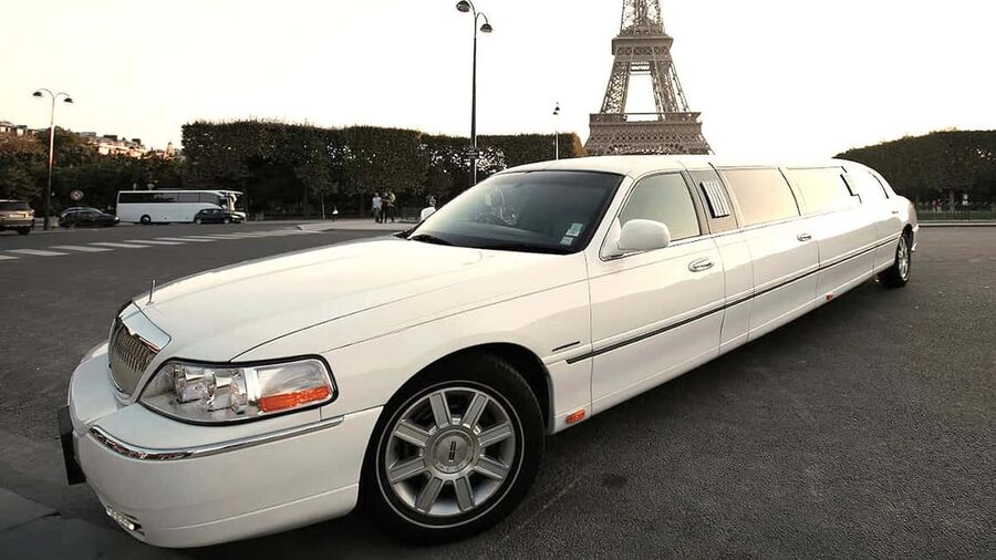 Paris: Romantic Limousine Tour - What the limousine is like inside