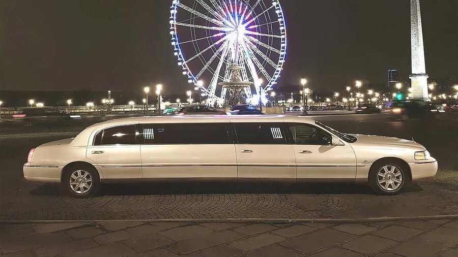 Paris: Romantic Limousine Tour - Should you book the Paris limousine ride?