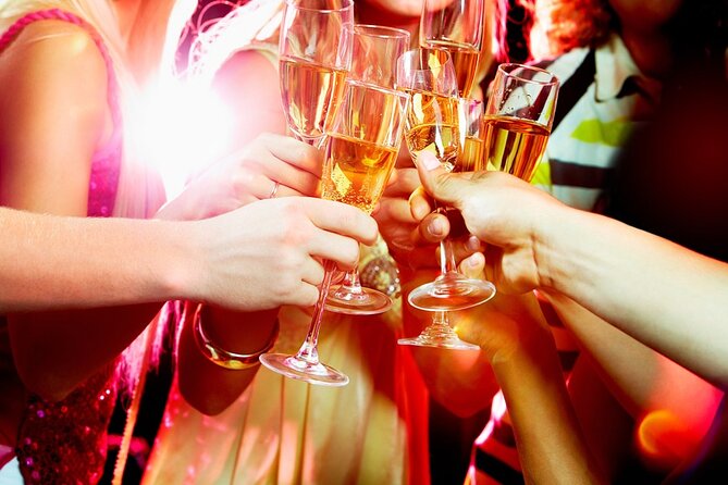 Private 2-Hour Limo Tour of Las Vegas with Champagne - Cruising New York-New York, MGM Grand, and Caesars Palace