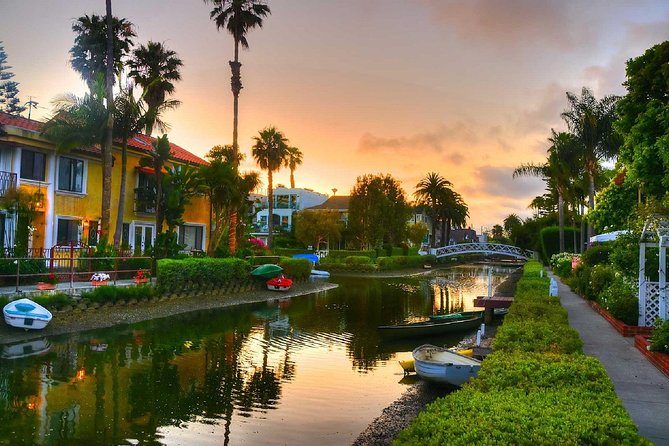 Private 4-Hour Limo Tour of LA by a TV Personality with Drinks - Beverly Hills, the sign, and Rodeo Drive